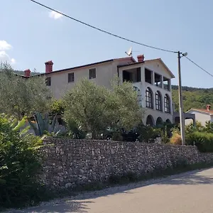  Apartment Divna Kroatien